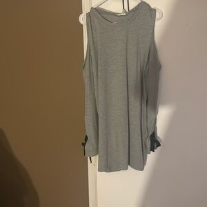 Gray cold shoulder sweatshirt.